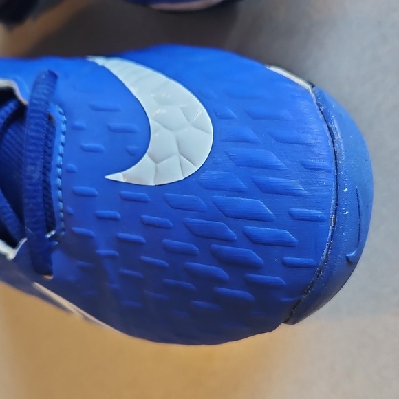 Blue Nike Softball Cleats - Picture 5 of 12